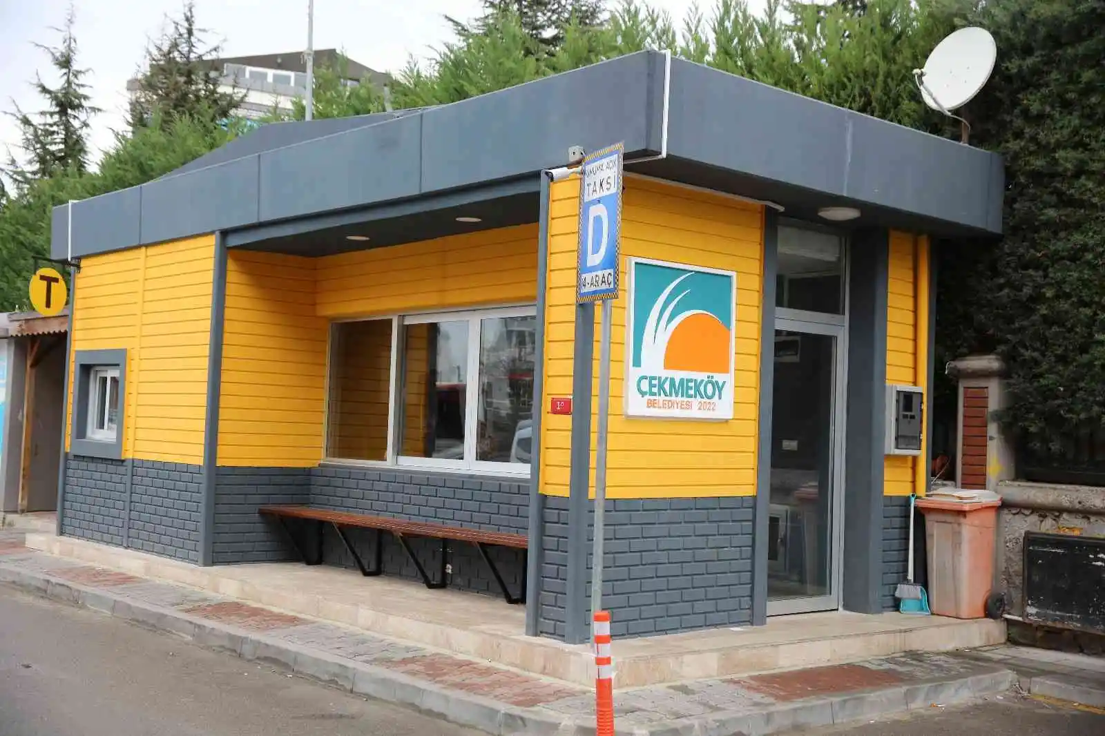 Çekmeköy’de iki yeni taksi durağı törenle hizmete açıldı