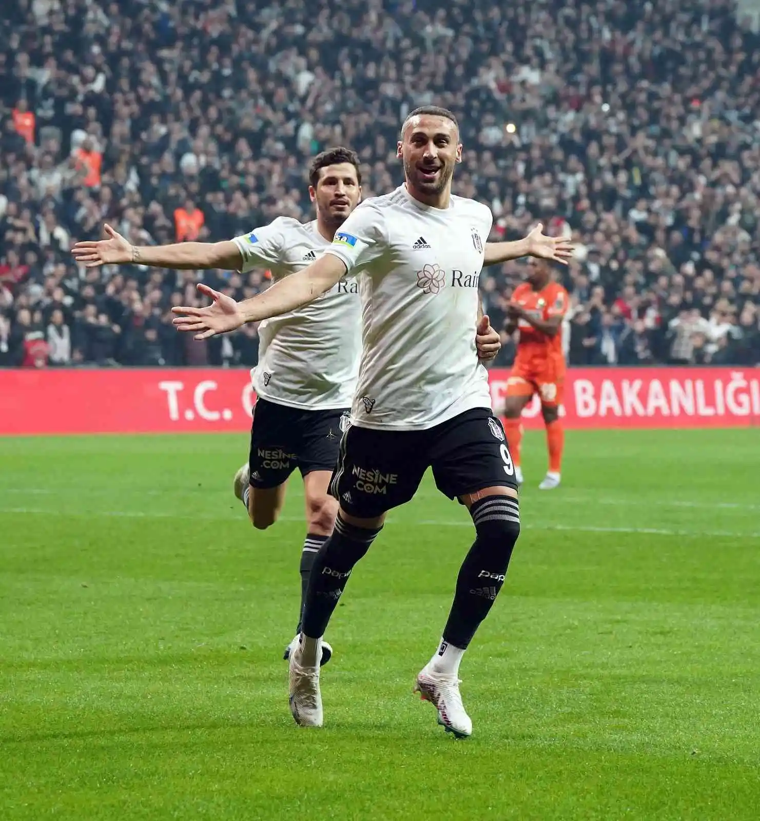 Cenk Tosun rekor kırdı