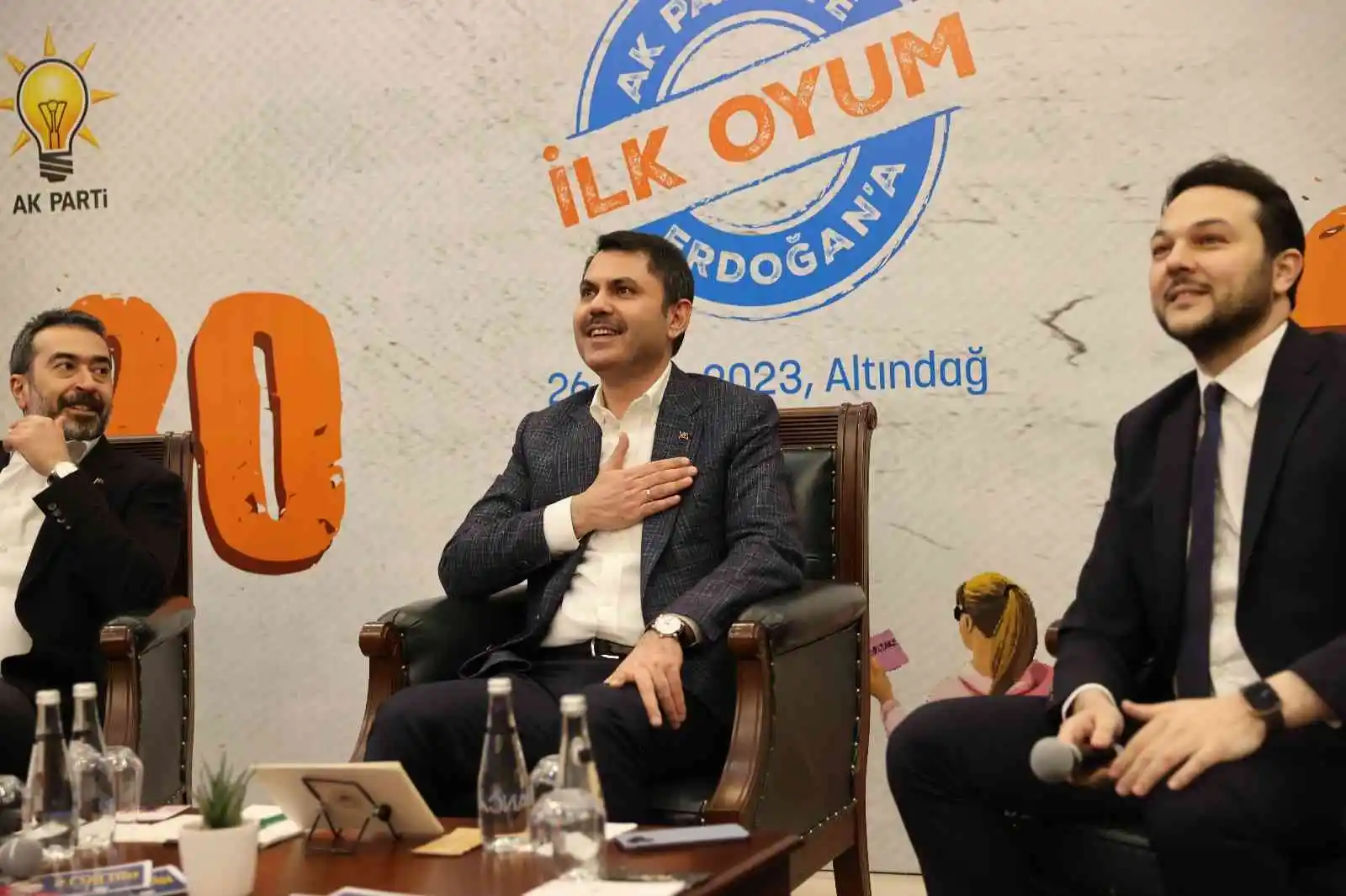 Çevre, Şehircilik ve İklim Değişikliği Bakanı Kurum, Ankara’da gençlerle bir araya geldi
