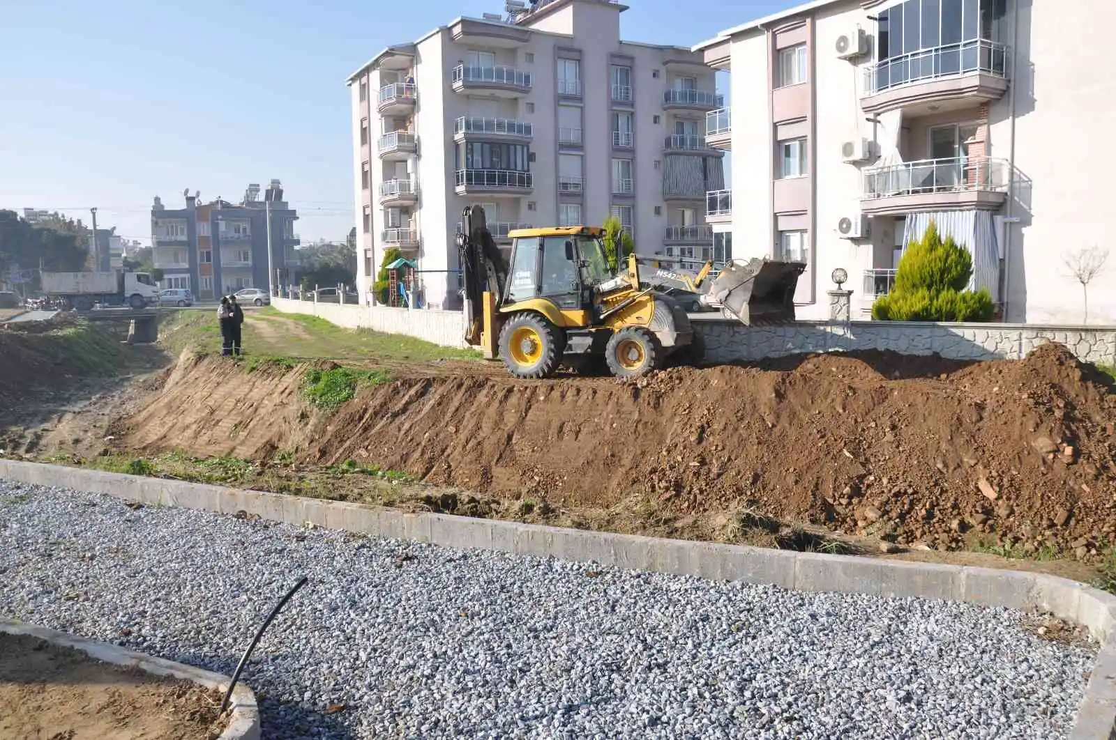 Çine'de dere ıslahı çalışmaları devam ediyor
