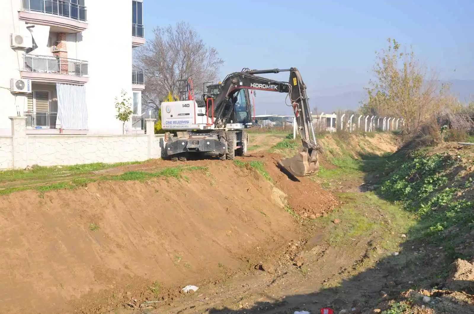 Çine’de dere ıslahı çalışmaları devam ediyor
