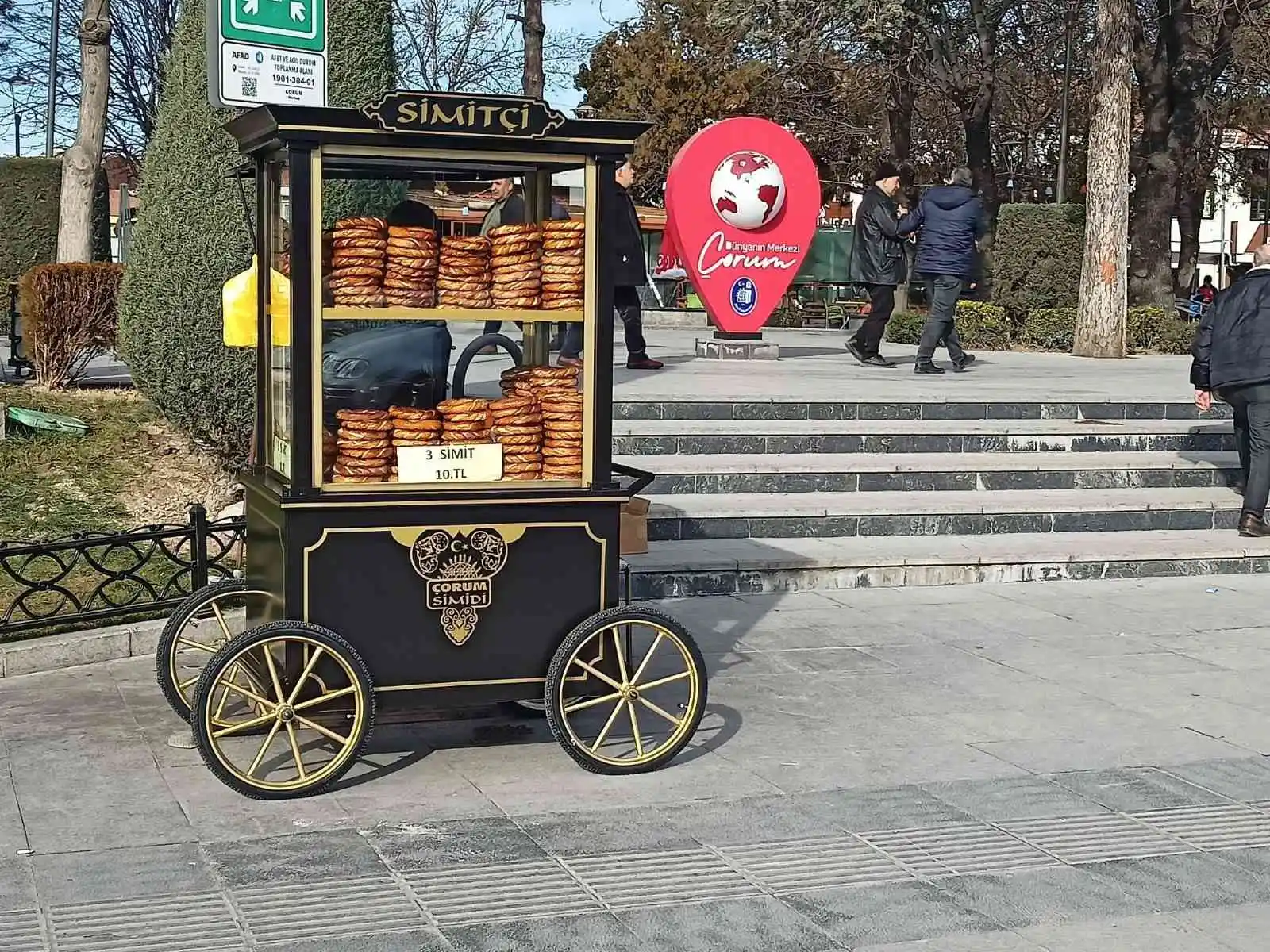 Çorum’da nostaljik görünümlü simit arabaları hizmete girdi
