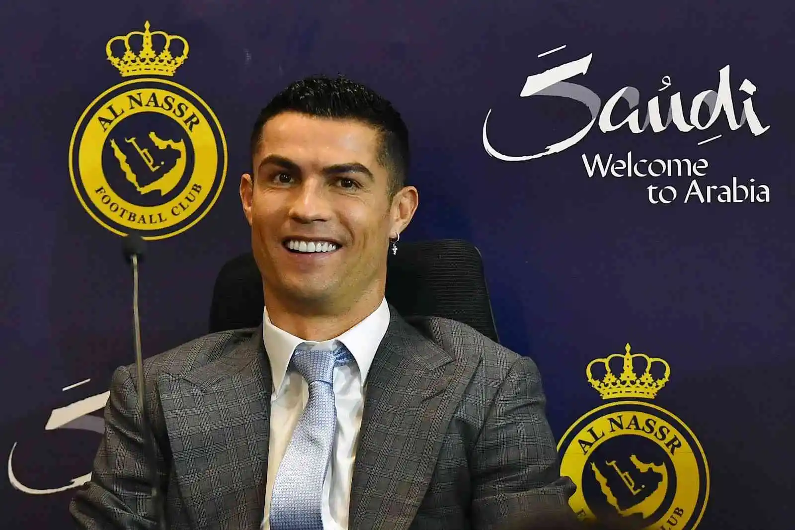 Cristiano Ronaldo, görkemli törenle Al Nassr’a imza attı
