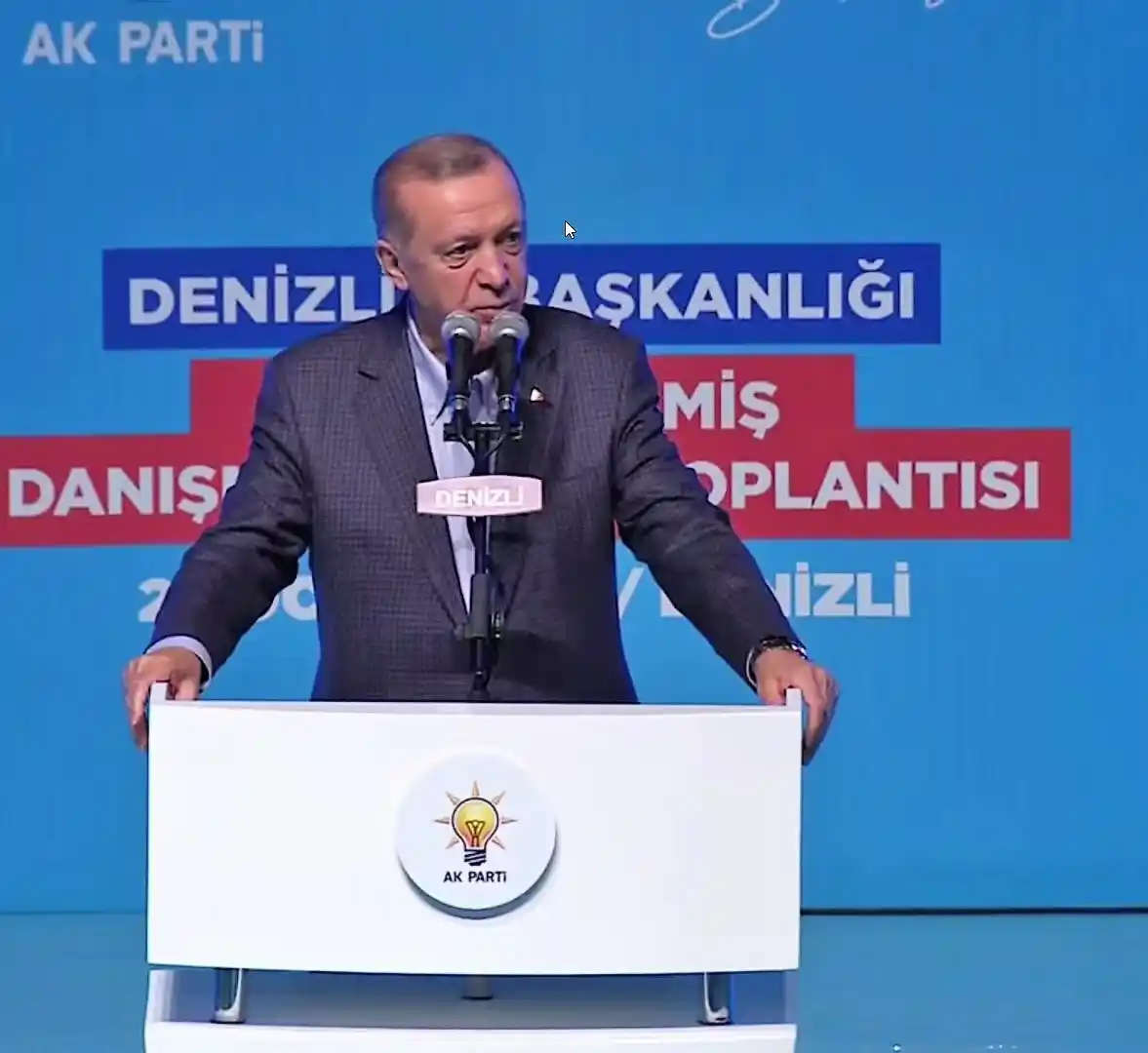 Cumhurbaşkanı Erdoğan: “Beceremiyorlarsa aday bulma konusunda kendilerine yardımcı olabiliriz”