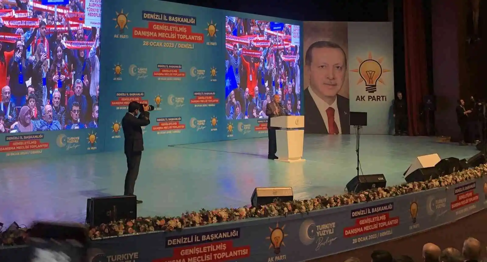 Cumhurbaşkanı Erdoğan: “Beceremiyorlarsa aday bulma konusunda kendilerine yardımcı olabiliriz”
