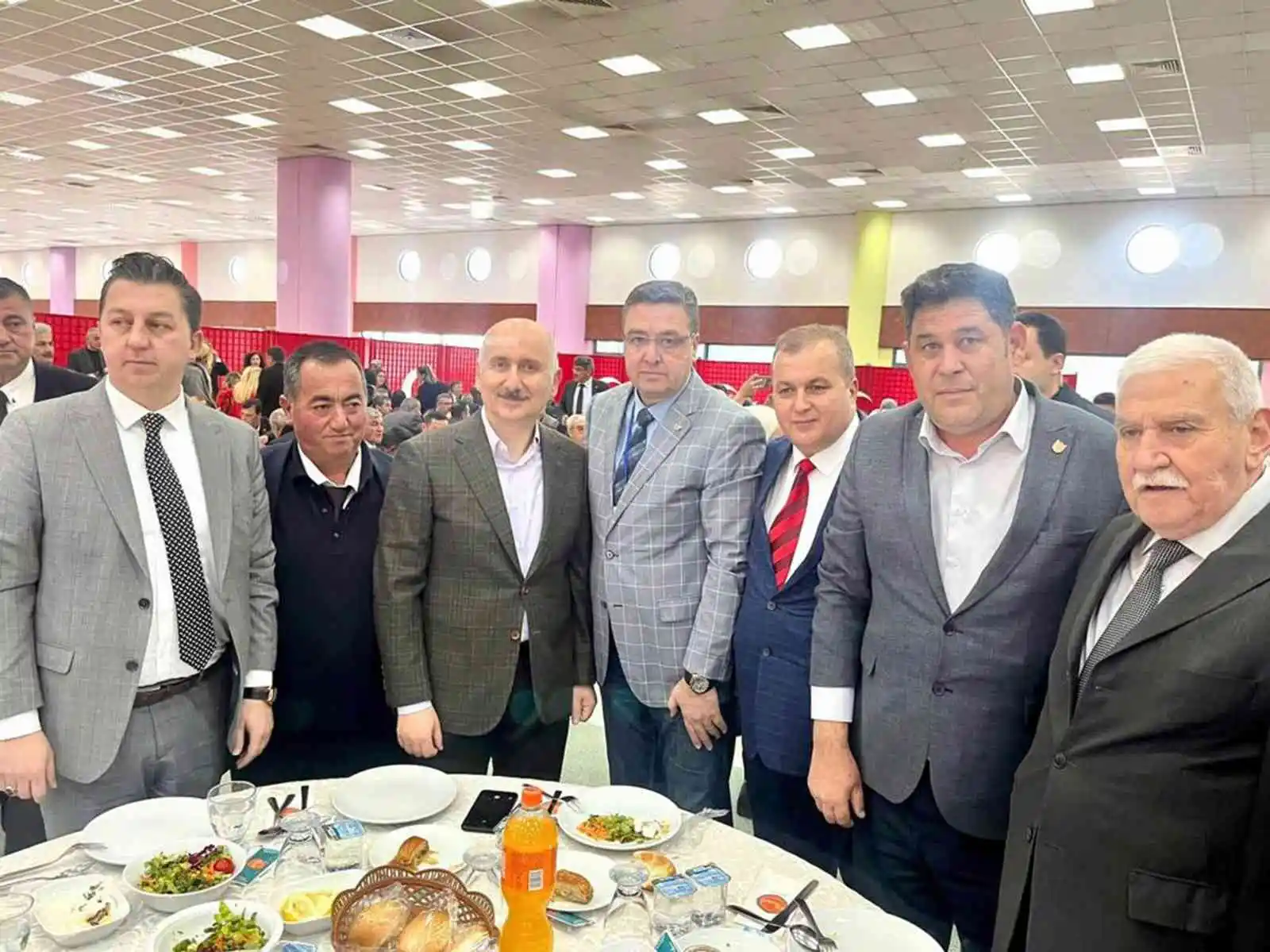 Cumhurbaşkanı Erdoğan’dan 6’lı masaya ‘Cümbüş Masası’ benzetmesi