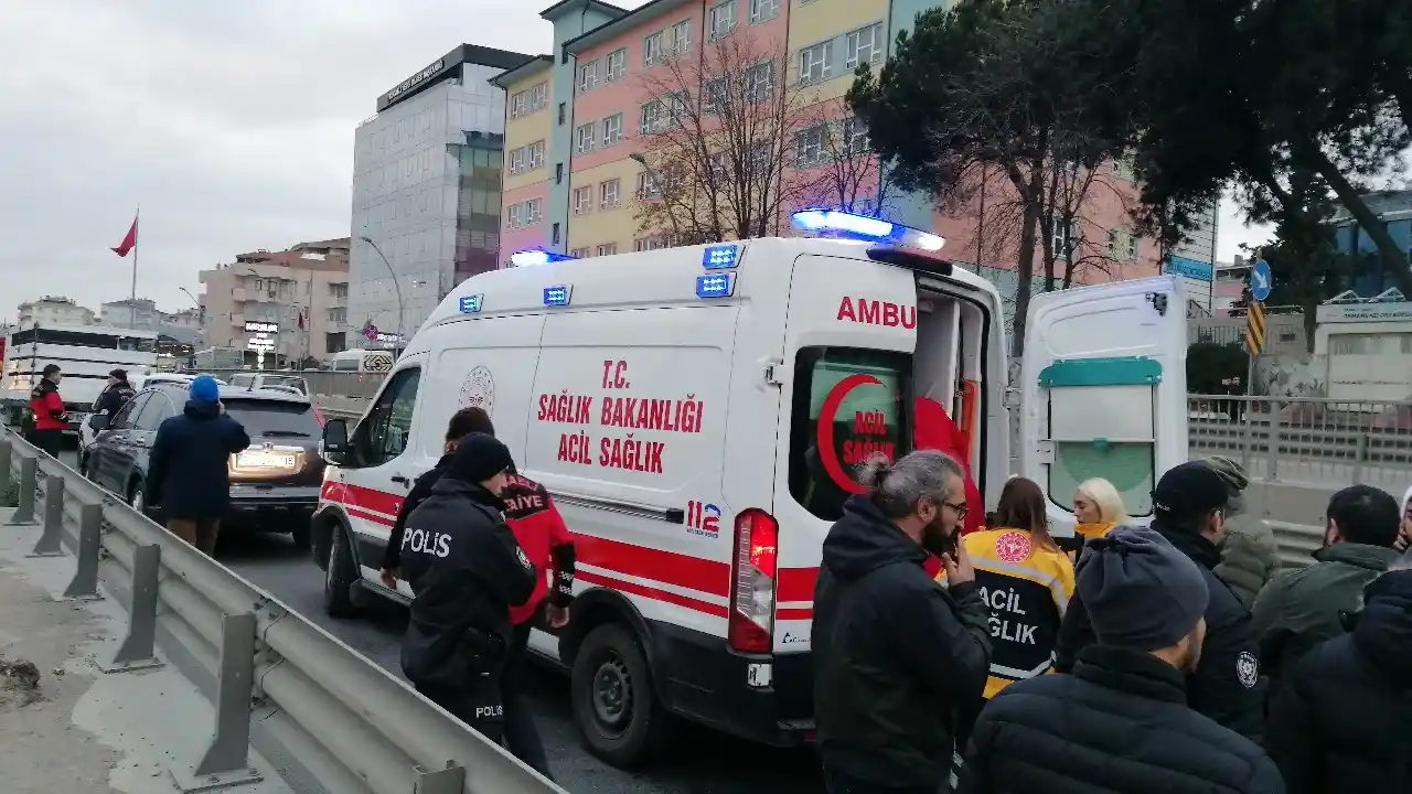D-100'de zincirleme kazada bir araçta yangın çıktı, sürücü yaralandı