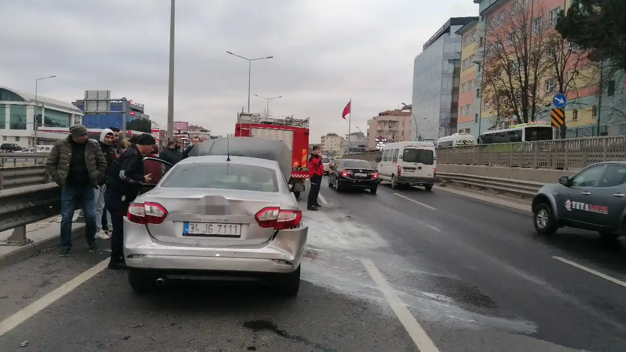 D-100’de zincirleme kazada bir araçta yangın çıktı, sürücü yaralandı