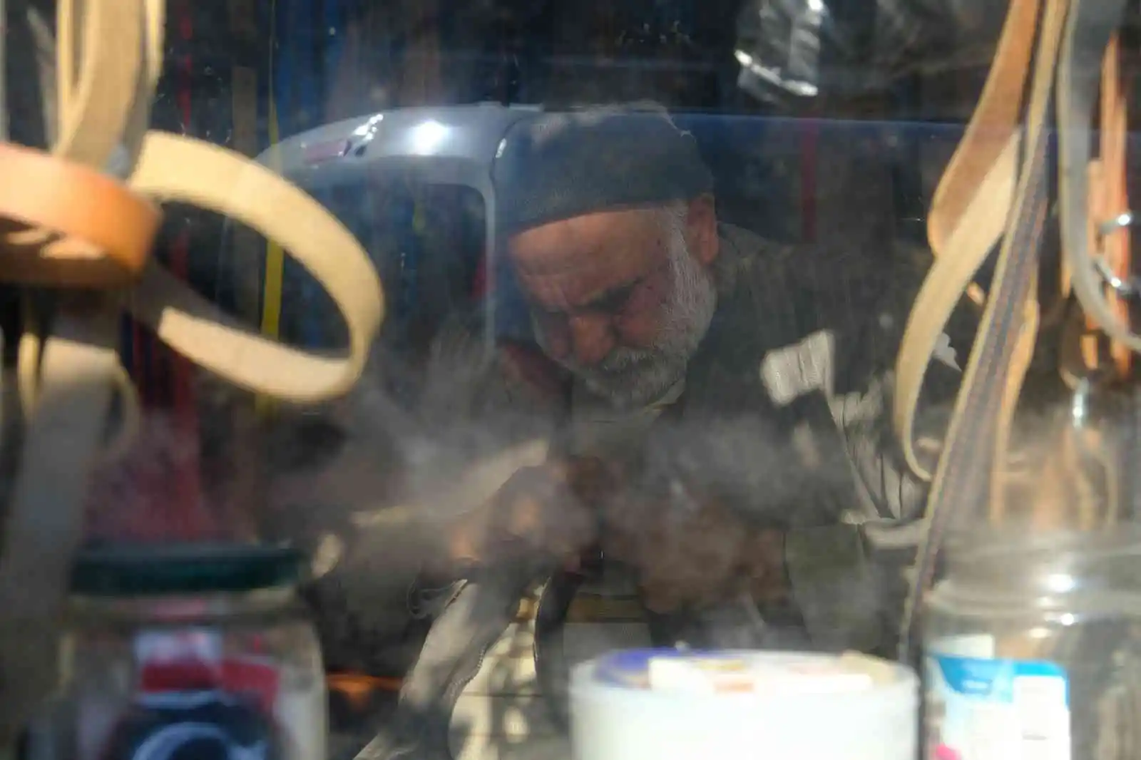 Dede yadigarı saraçlık mesleğini yarım asrı aşkındır sürdürüyor