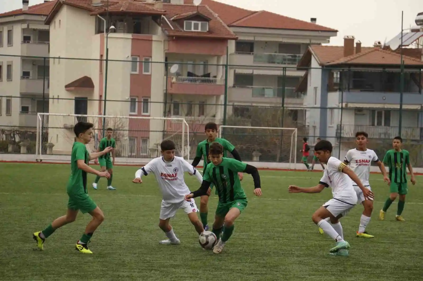 Denizlispor rakibini mağlup ederek lider oldu
