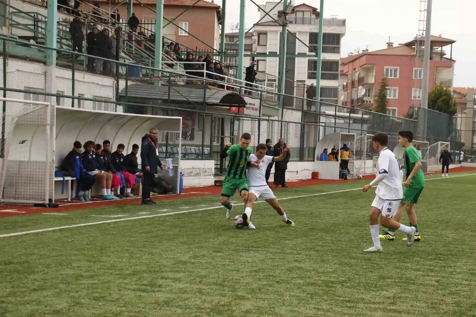 Denizlispor rakibini mağlup ederek lider oldu
