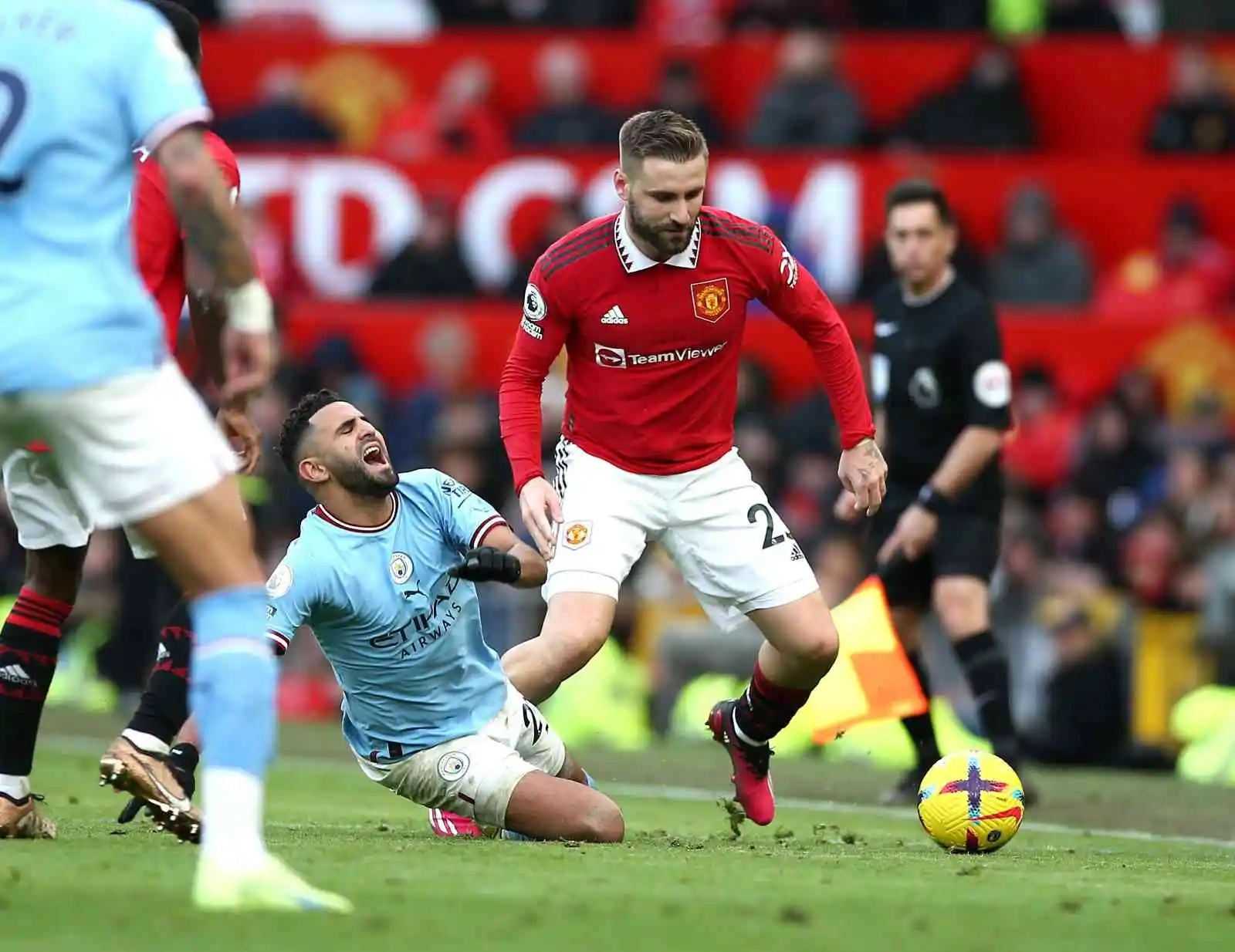 Derbide kazanan Manchester United!