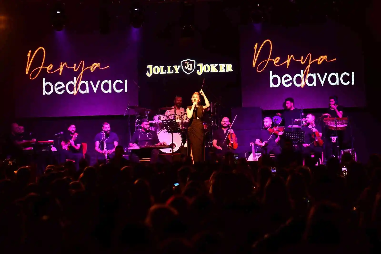 Derya Bedavacı Bursalılara unutulmaz bir gece yaşattı