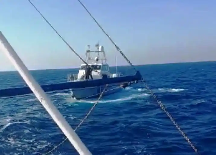 Didim açıklarındaki Yunan tacizine Türk askeri bariyeri