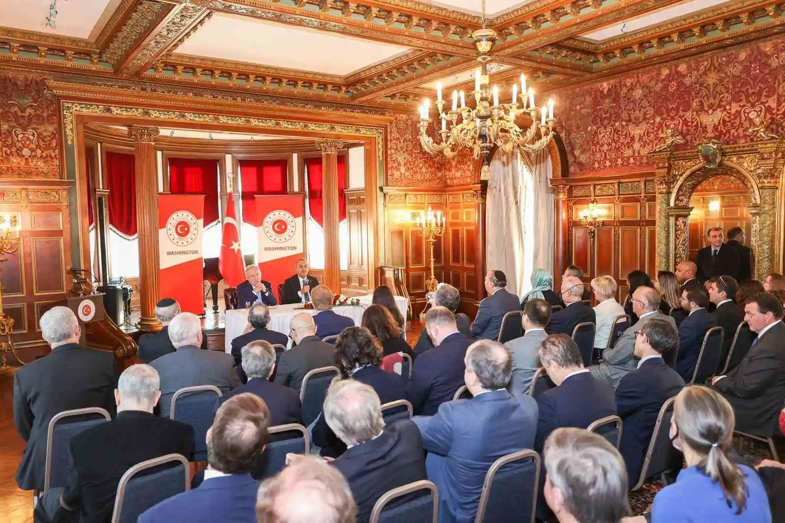 Dışişleri Bakanı Çavuşoğlu, Washington’da iş dünyası temsilcileriyle buluştu