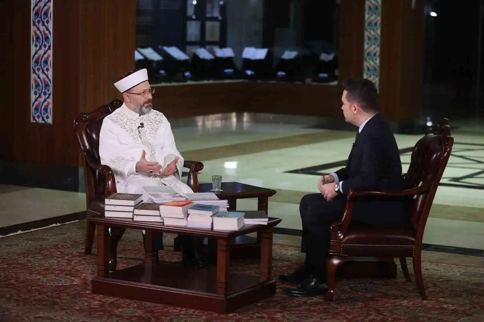 Diyanet İşleri Başkanı Erbaş: “İsveç’teki Türkiye büyükelçiliğinin önünde yine bu saldırının yapıldığı yerde Kur’an’a saygı programı yapılacak”
