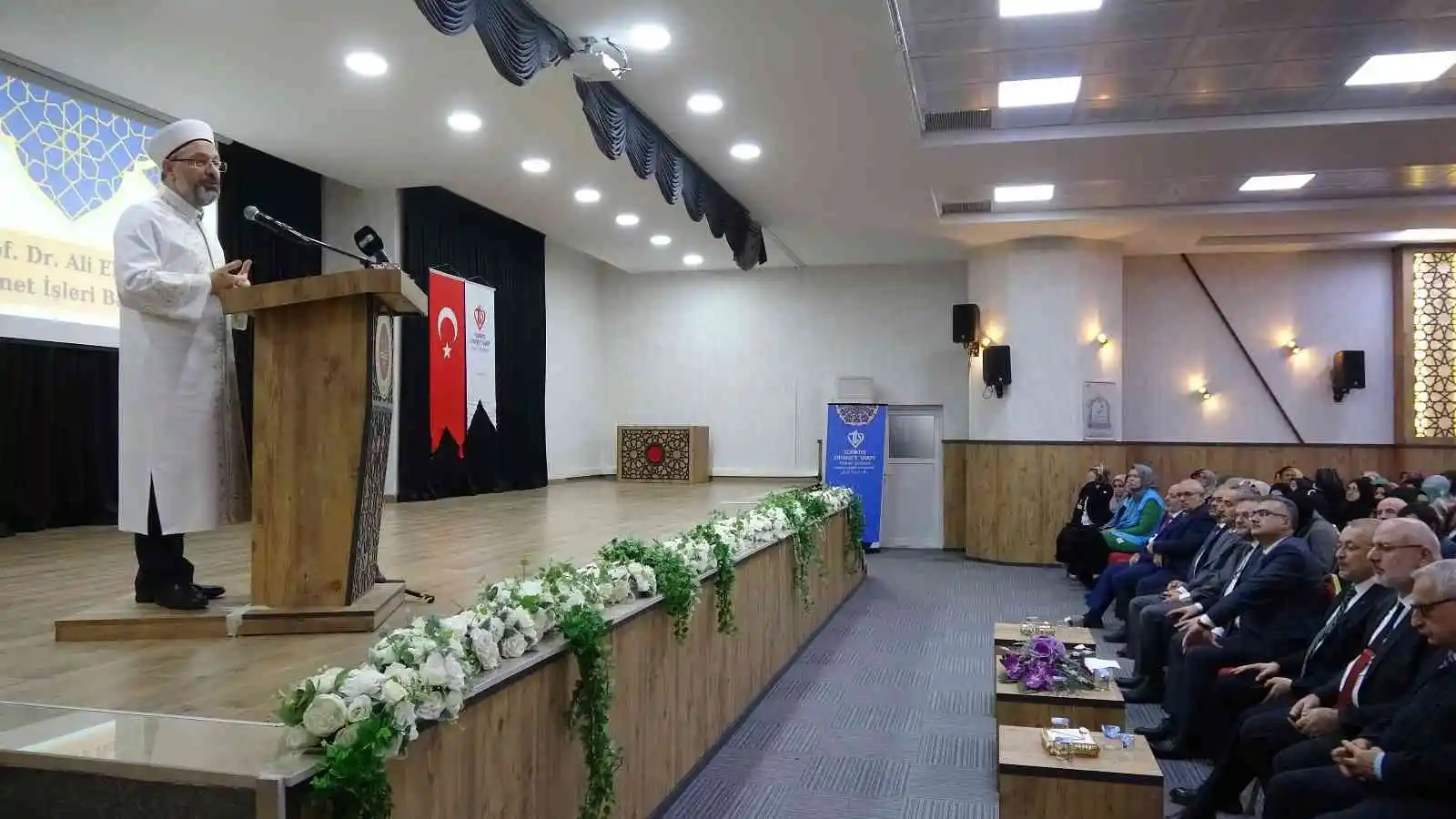 Diyanet İşleri Başkanı Erbaş’tan Danimarka’da Kur’an-ı Kerim yakma eylemine tepki