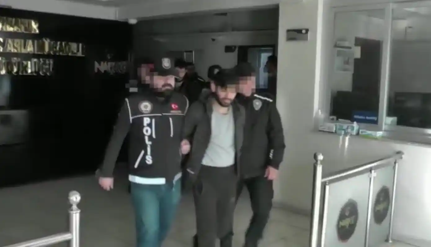 Diyarbakır’da torbacılara şafak baskını: 24 tutuklu