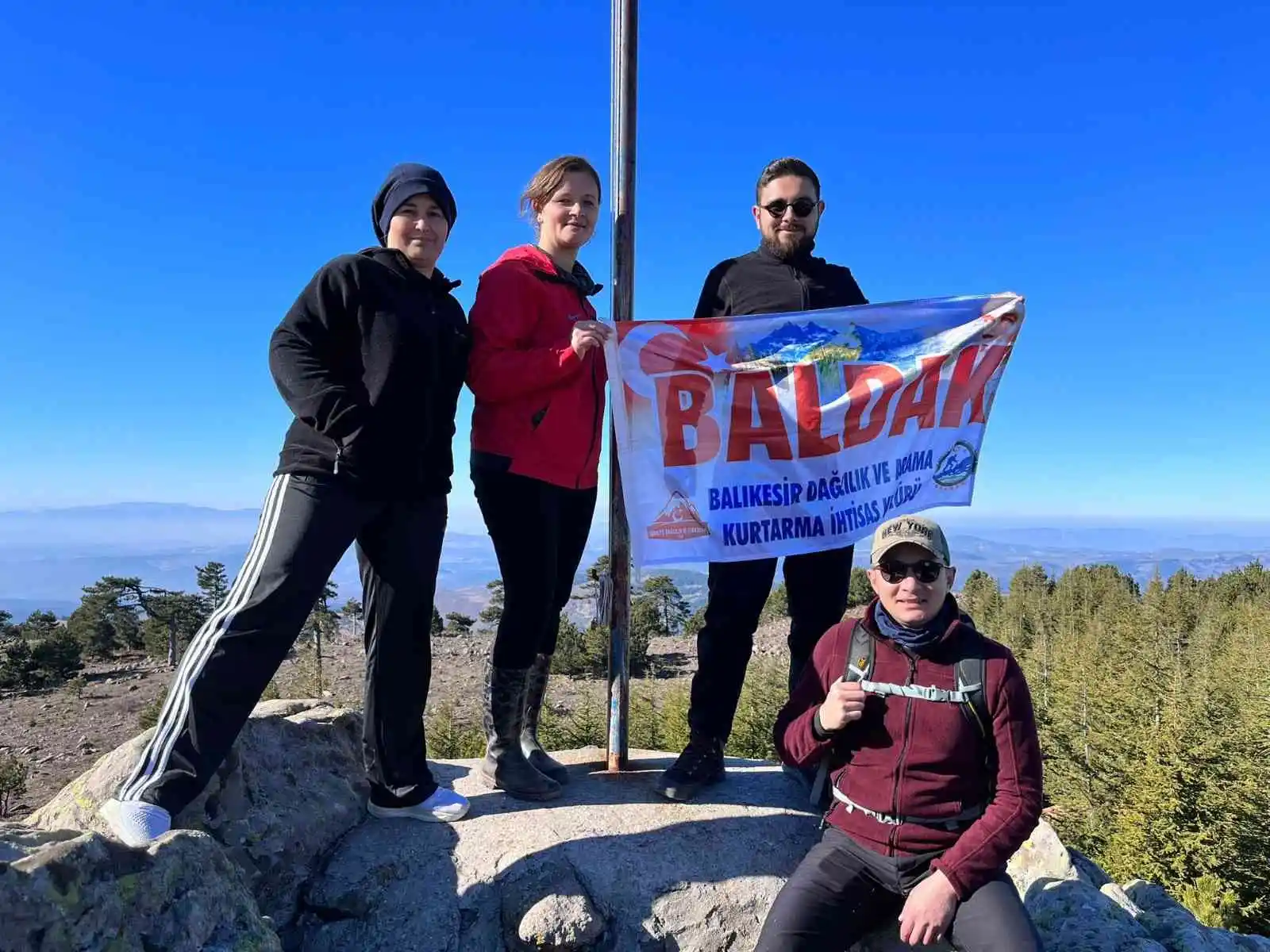 Doğaseverler ormanda 20 kilometre yürüdü