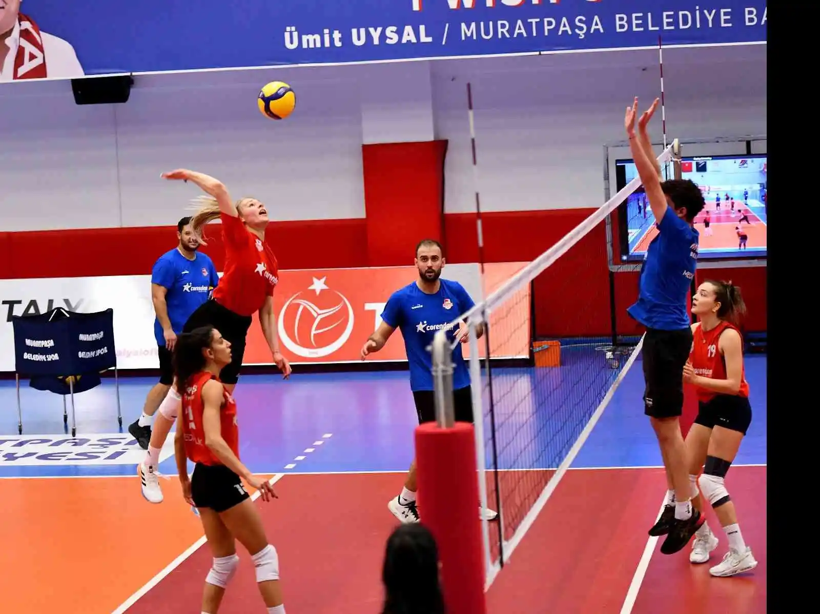 Dudek’li Muratpaşa lideri gözüne kesti
