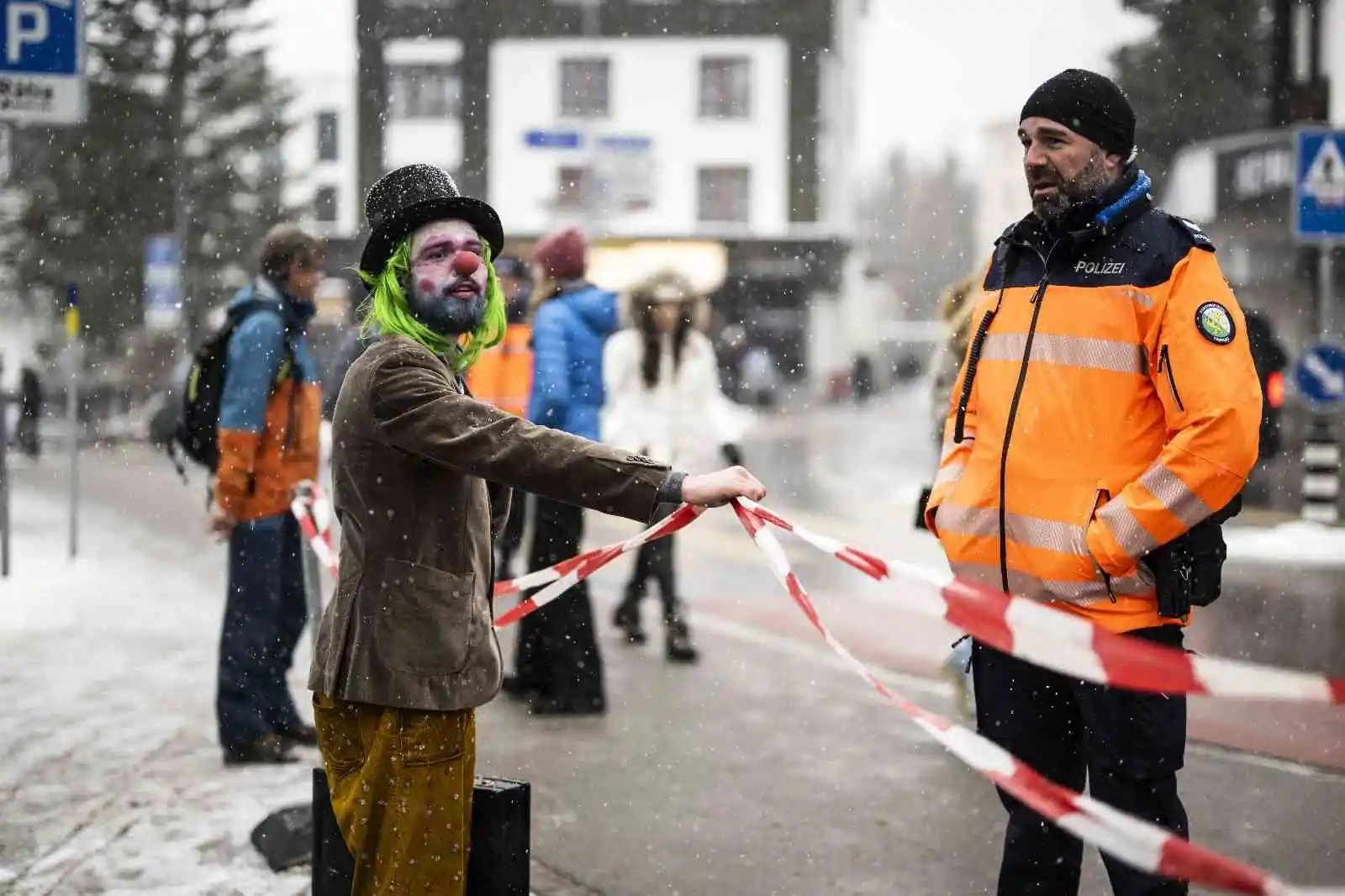 Dünya Ekonomik Forumu, Davos’ta protesto edildi
