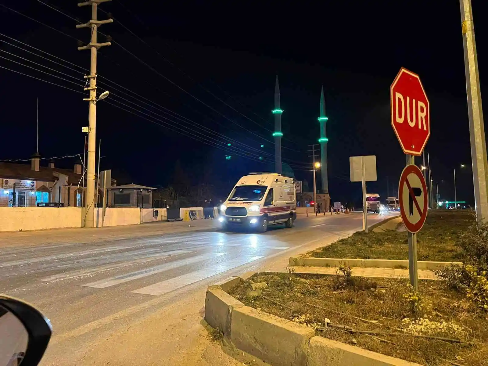 ’Dur’ İhtarına uymayan alkollü sürücüsü polise çarpıp kaçtı
