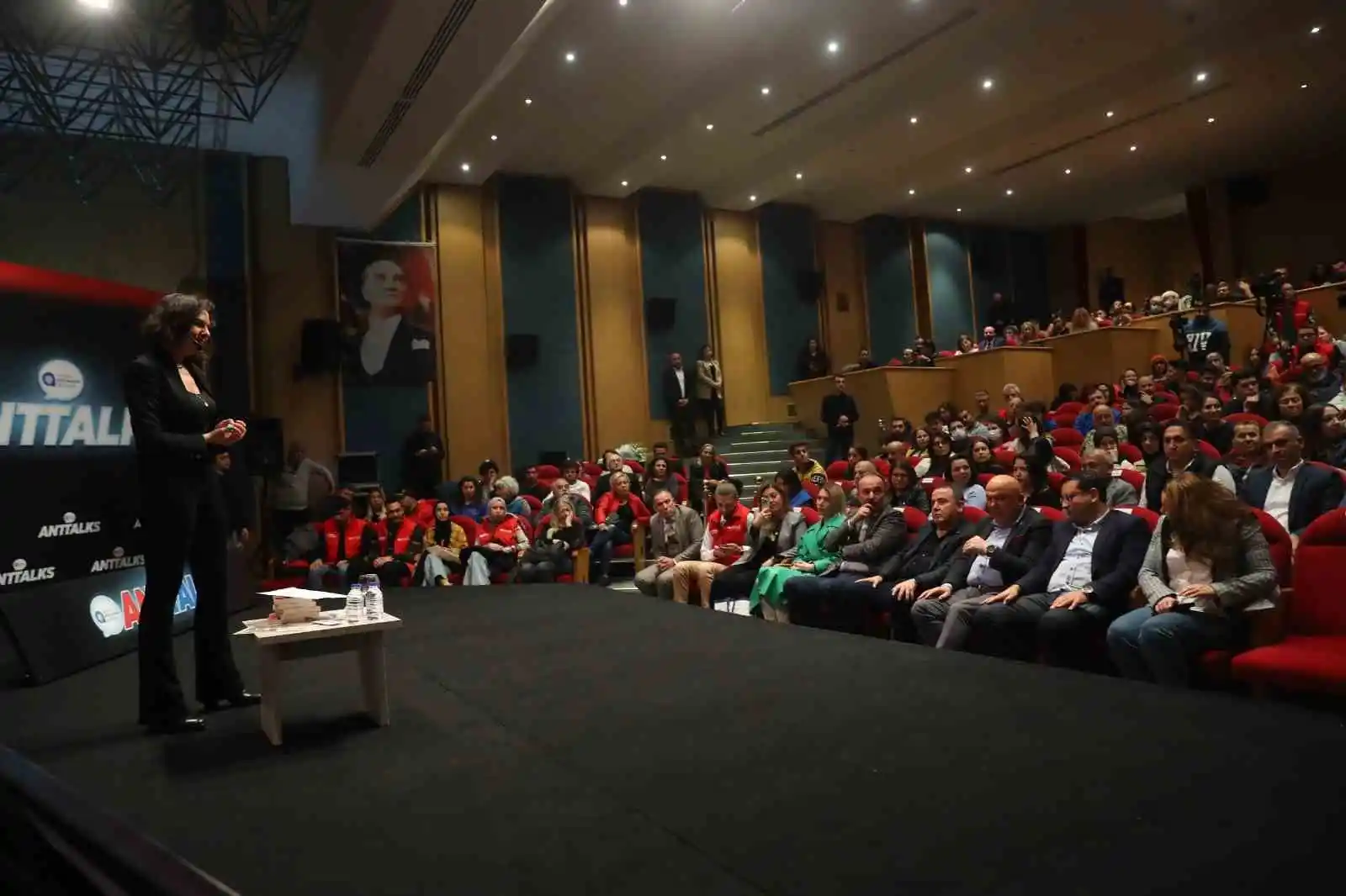 Ece Üner, Anttalks’un konuğu oldu