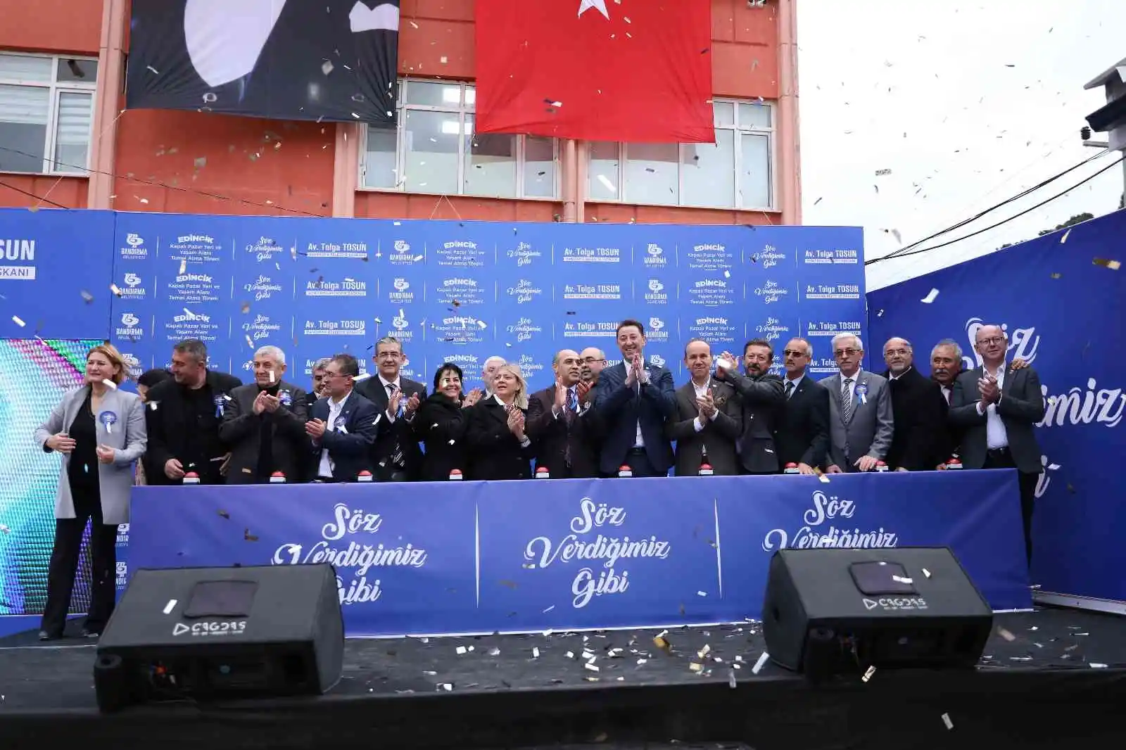 Edincik'e kapalı pazar yeri ve yaşam alanı