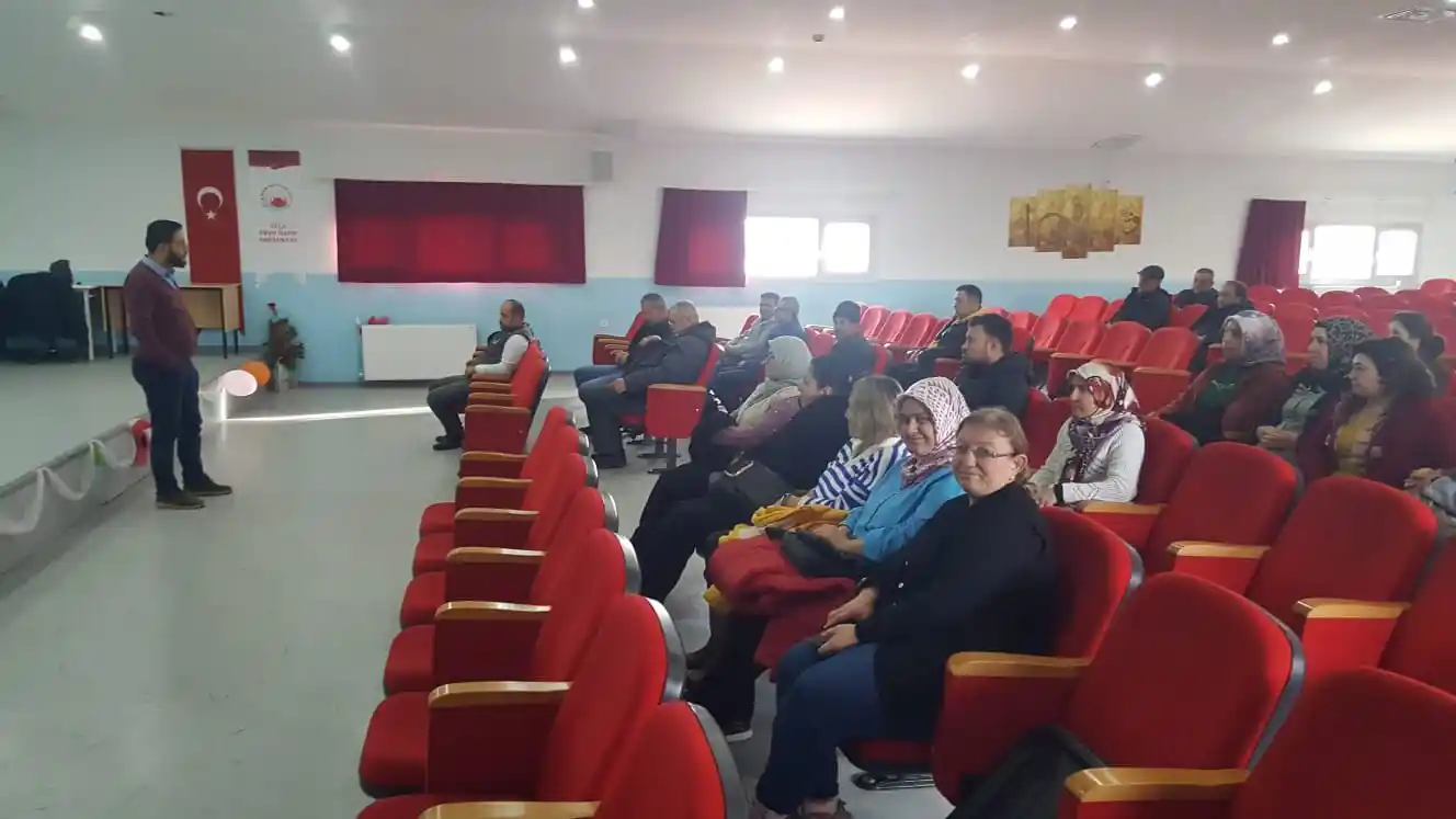 Eğitim kurumlarında görev yapan yardımcı personele 'Öfke ve Stres Yönetimi Semineri' verildi
