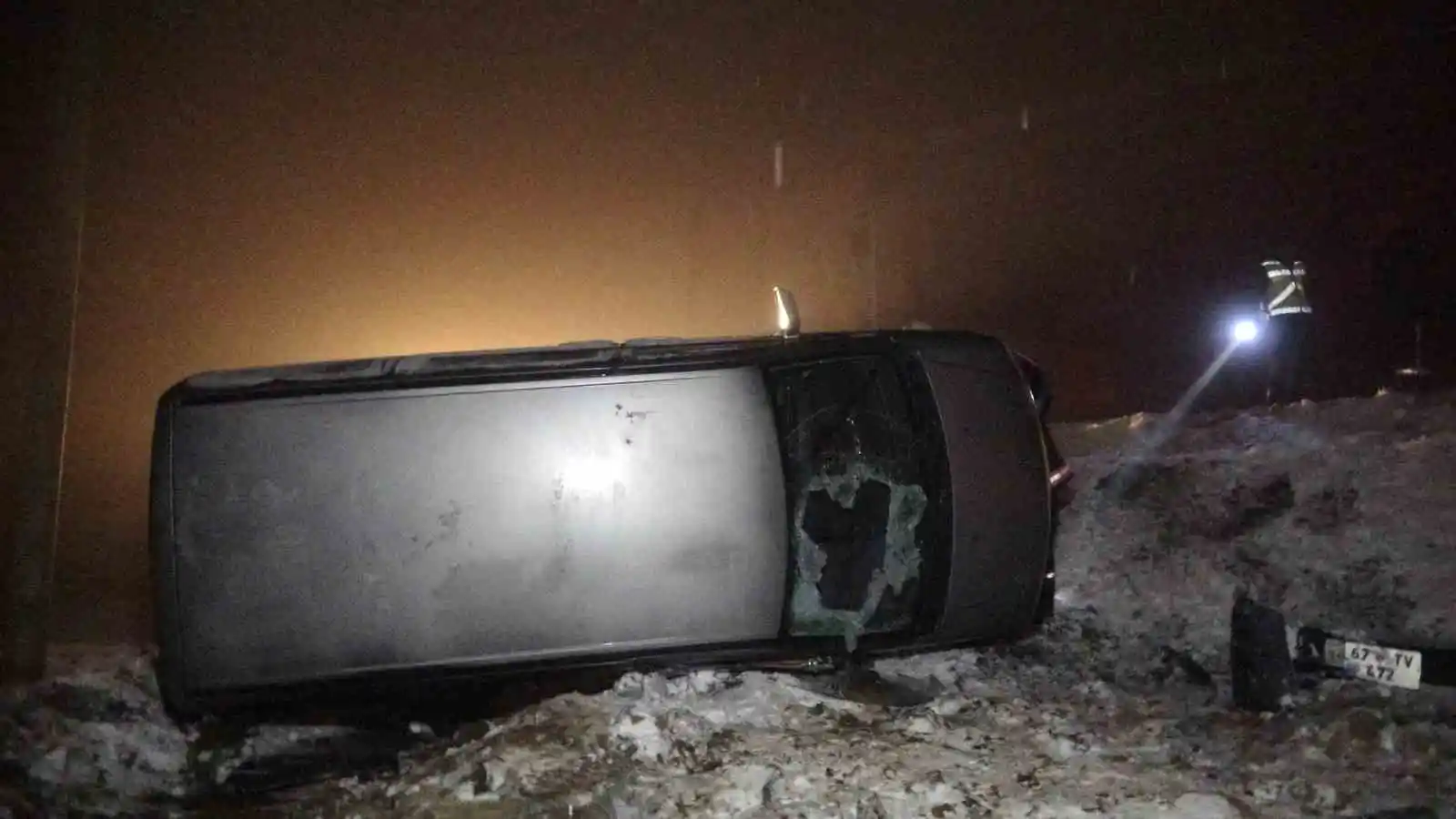 Elazığ’da kazada takla atan aracın altında sıkıştı, ekipler seferber oldu
