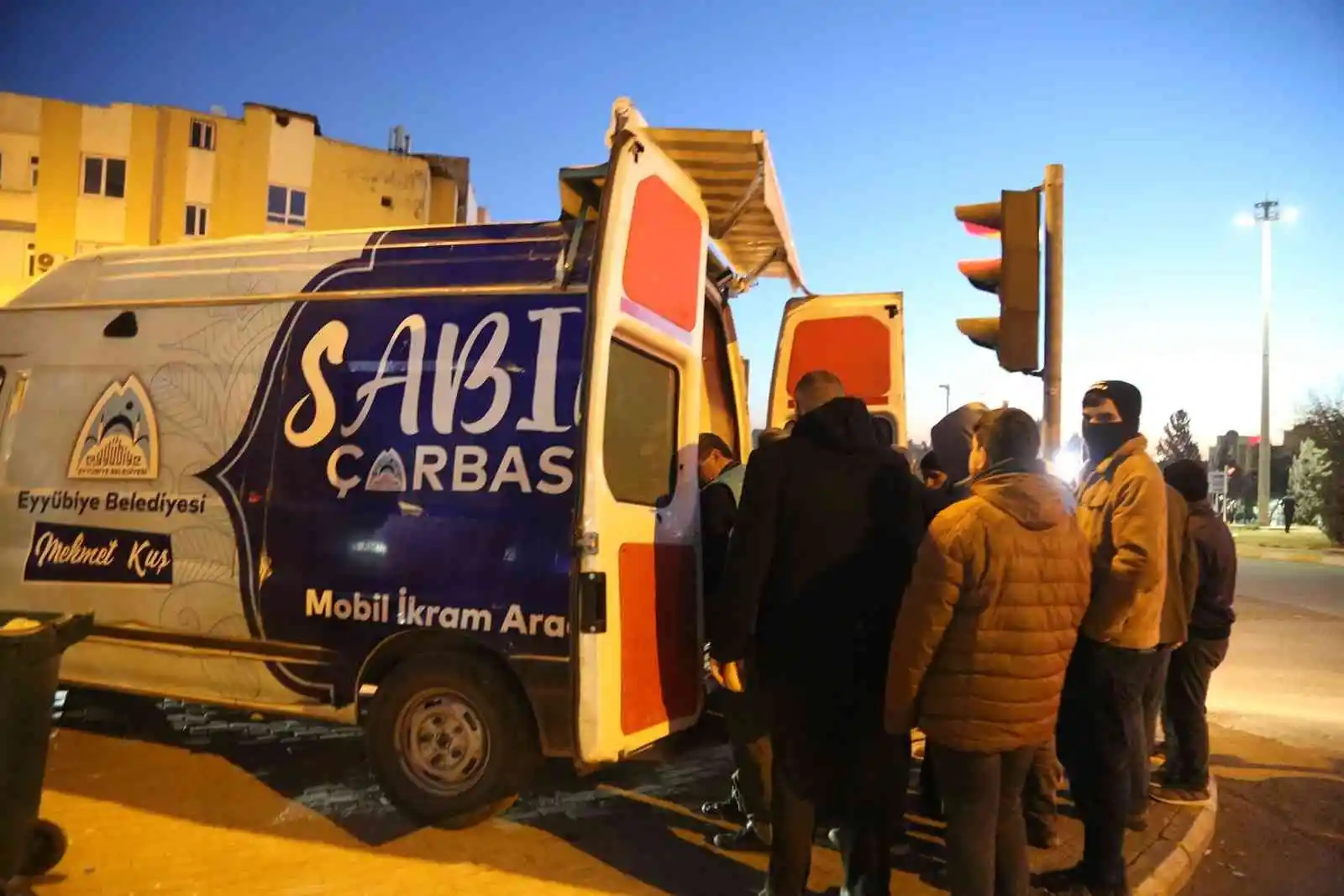 Erken mesaiye başlayanlara sabır çorbası ikramı