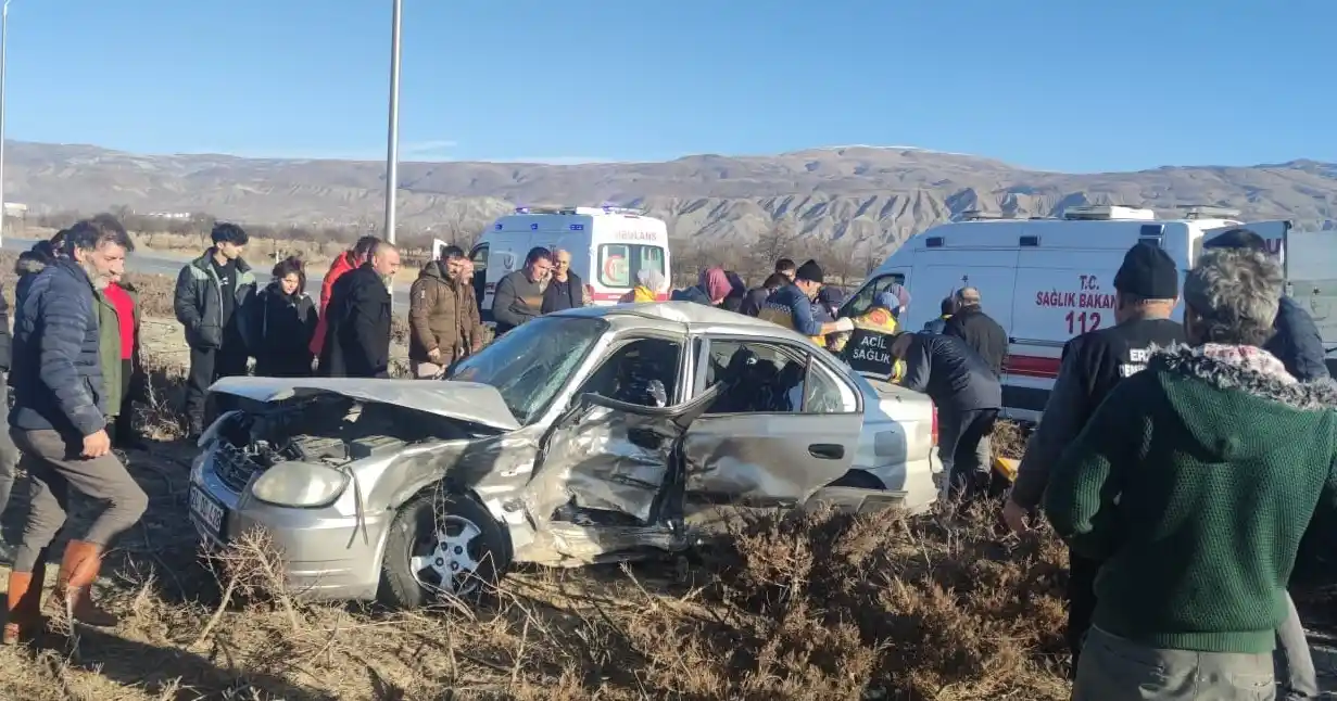 Erzincan'da trafik kazası: 1 ölü
