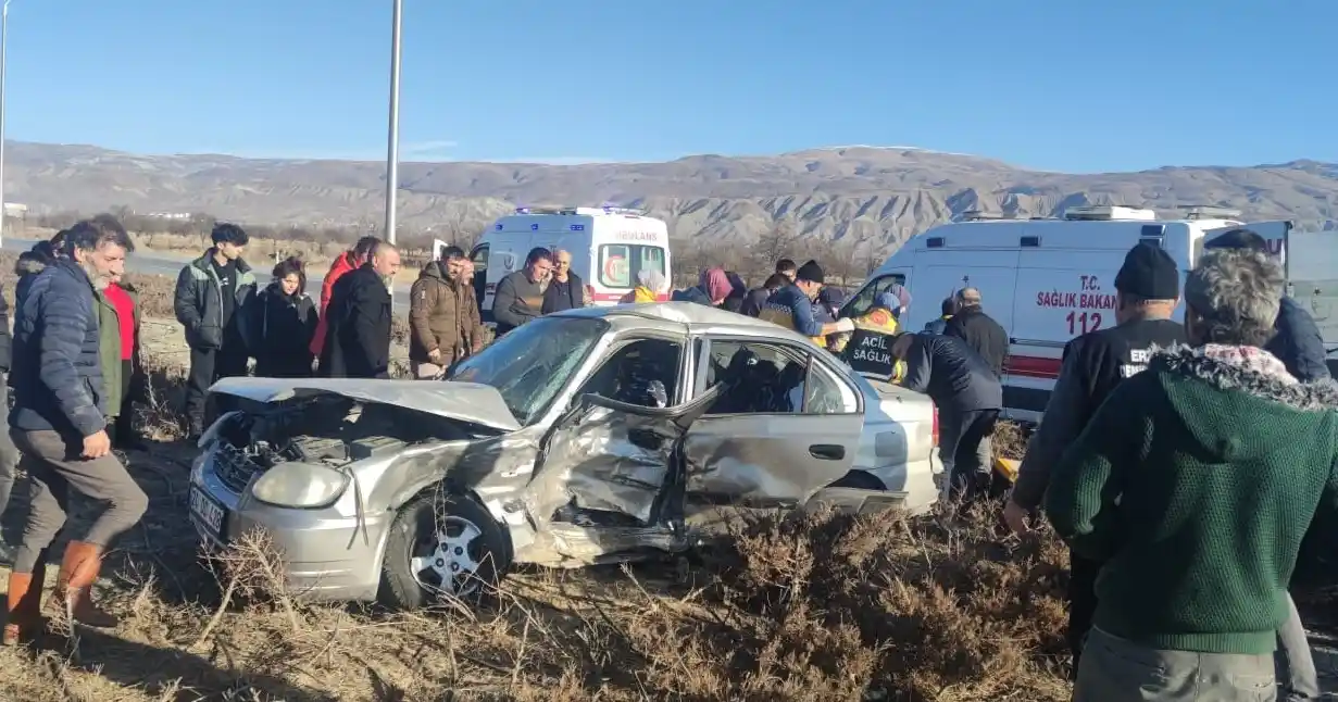 Erzincan'da trafik kazası: 1 ölü