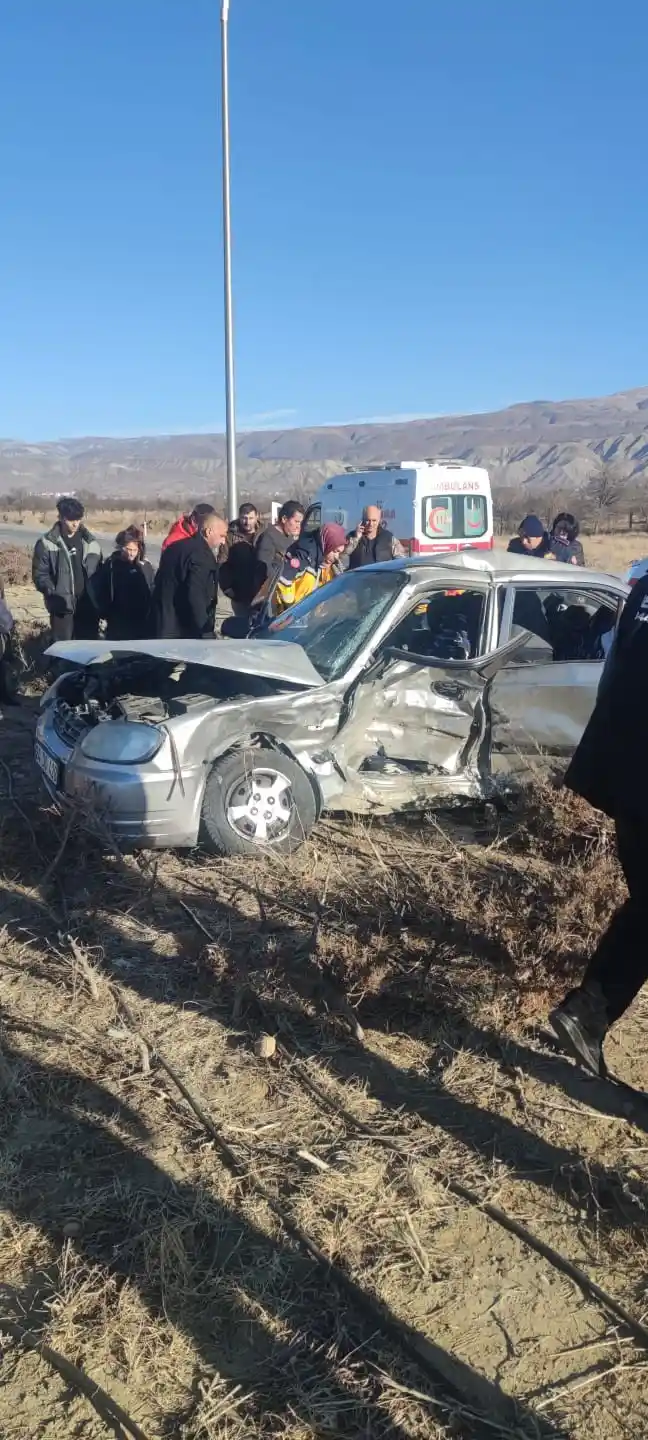 Erzincan’da trafik kazası: 1 ölü
