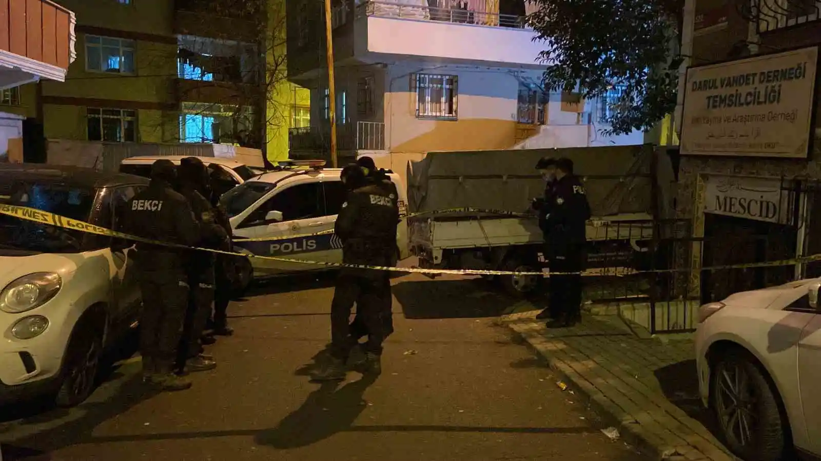 Esenler’de koca dehşeti: Boşanma aşamasında olduğu eşini sokak ortasında öldürdü