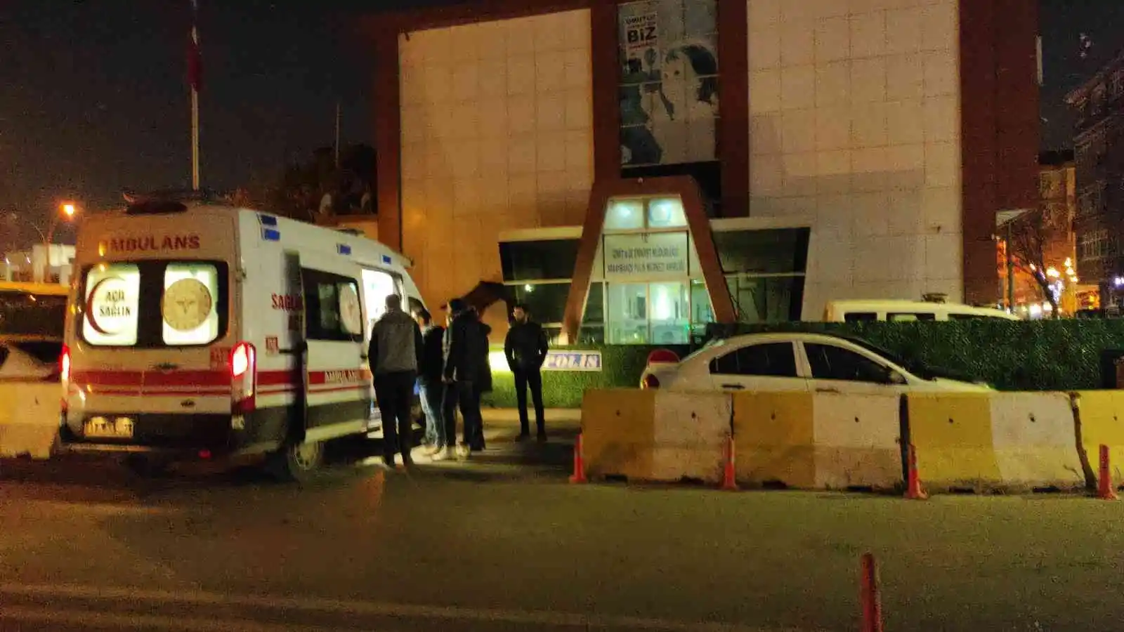 ’Eski sevgilimle neden konuştun’ kavgasında kan aktı: 2 yaralı