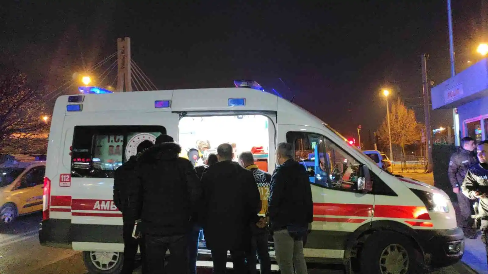 ’Eski sevgilimle neden konuştun’ kavgasında kan aktı: 2 yaralı