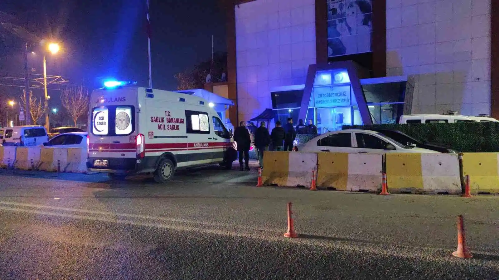 ’Eski sevgilimle neden konuştun’ kavgasında kan aktı: 2 yaralı