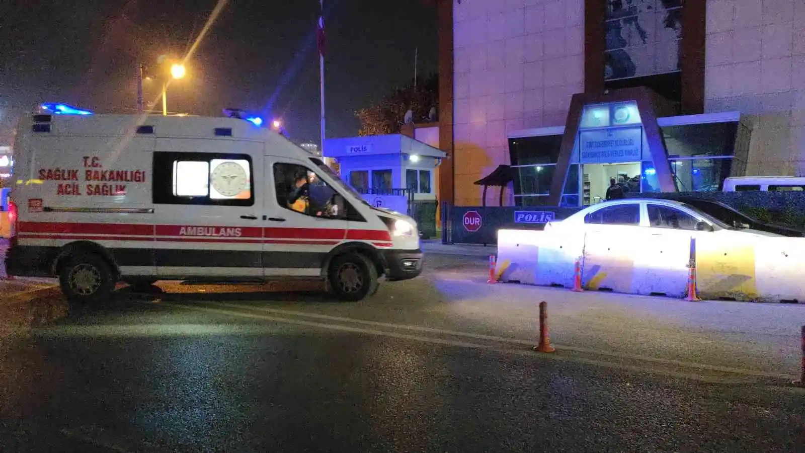 ’Eski sevgilimle neden konuştun’ kavgasında kan aktı: 2 yaralı