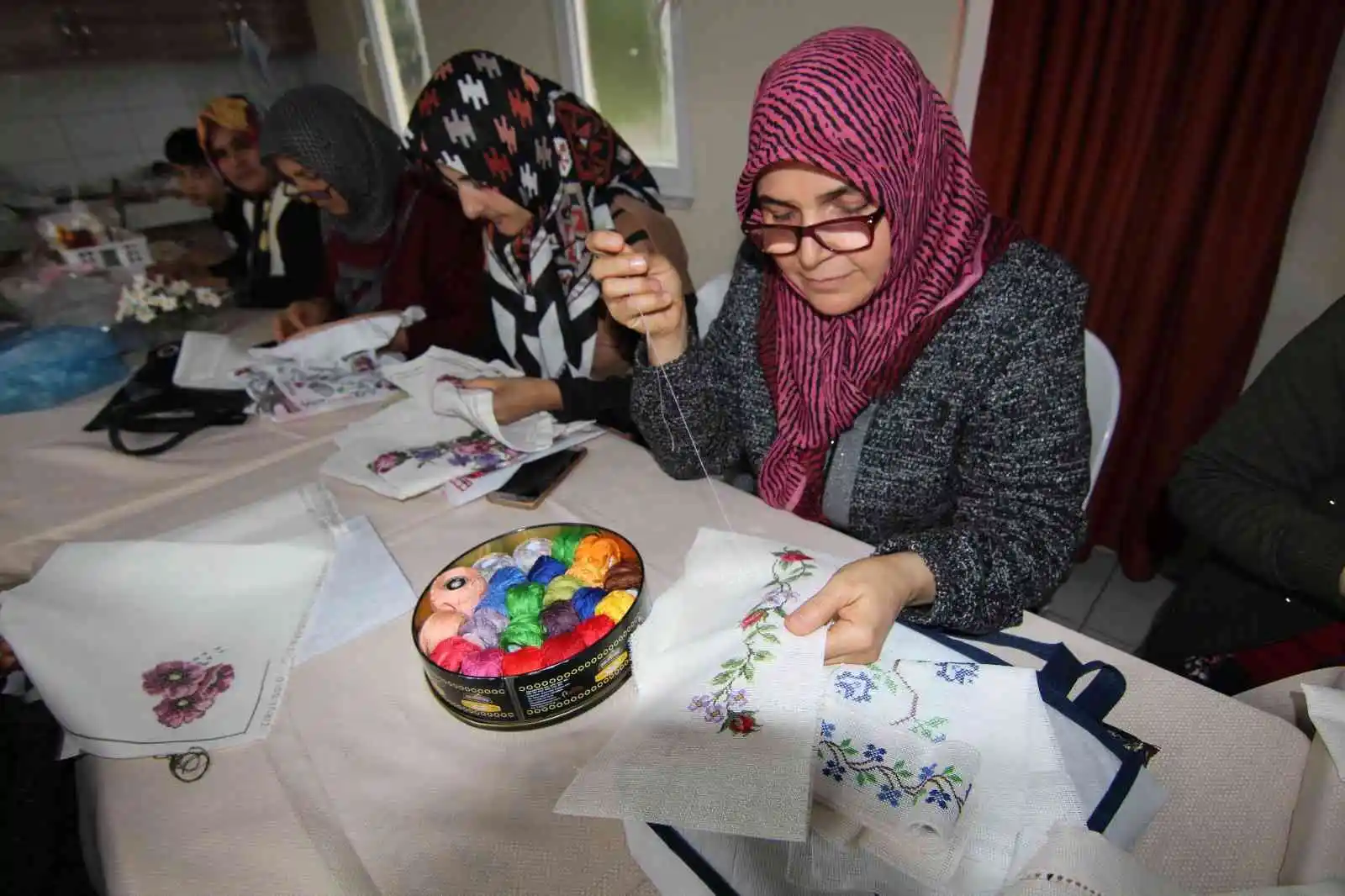 Ev hanımlarının ilgi odağı olan kurs merkezi Kargıcak’ta açıldı
