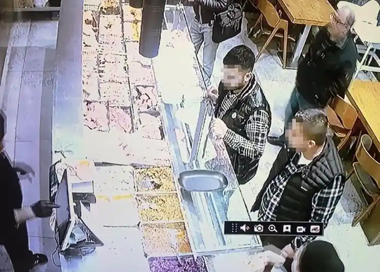 Eyüpsultan’daki restoranda yiyip içip hesabı ödemeden kaçtılar