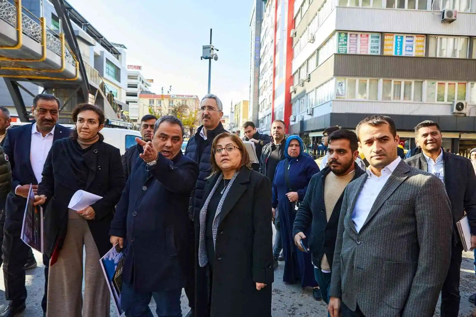 Fatma Şahin, yenilenen Belediye Pasajı'nı ziyaret etti
