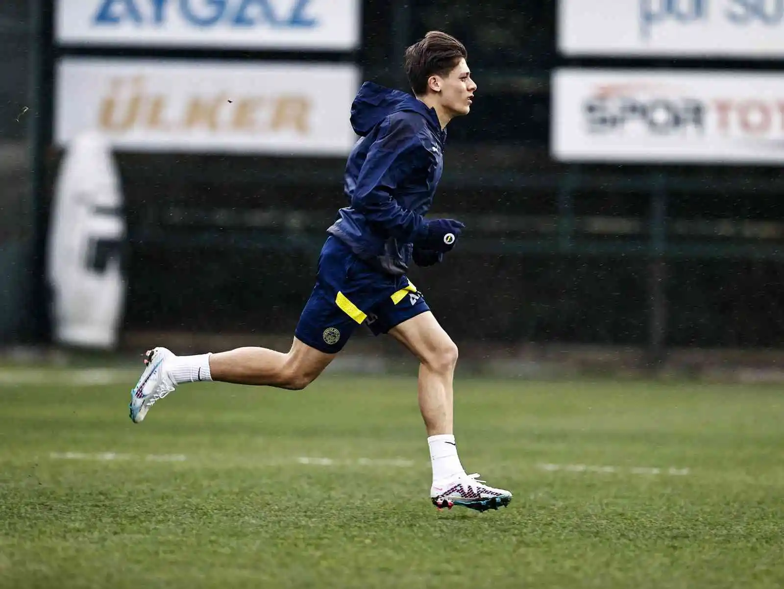 Fenerbahçe, Çaykur Rizespor maçı hazırlıklarını sürdürdü