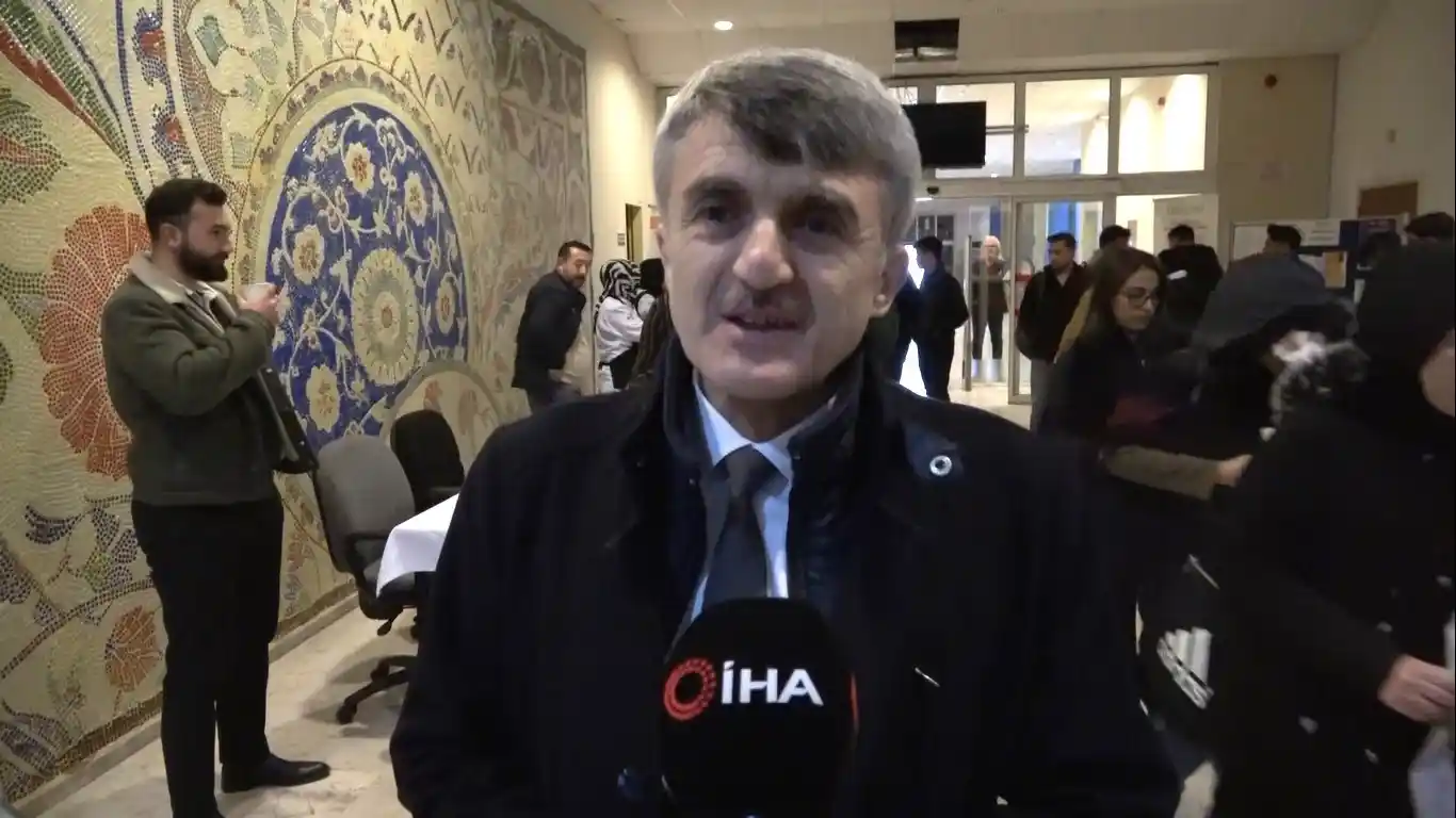 Final sınavlarına hazırlanan öğrencilere sıcak çorba ikramı