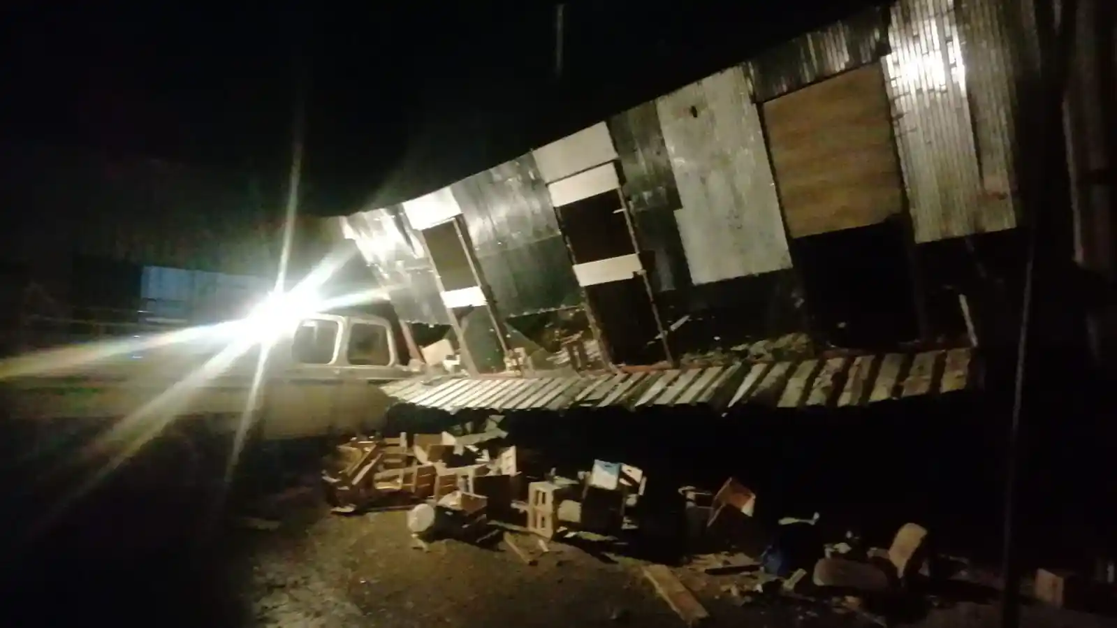 Fırtına kafesleri devirdi, güvercinler telef oldu
