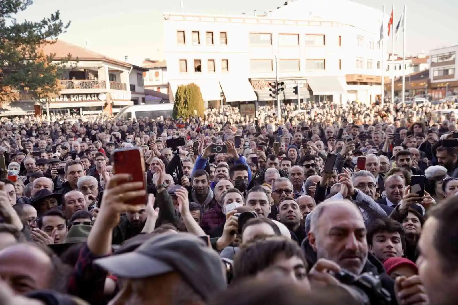 Fotoğraf için kimileri yere düştü kimileri de gergin anlar yaşadı
