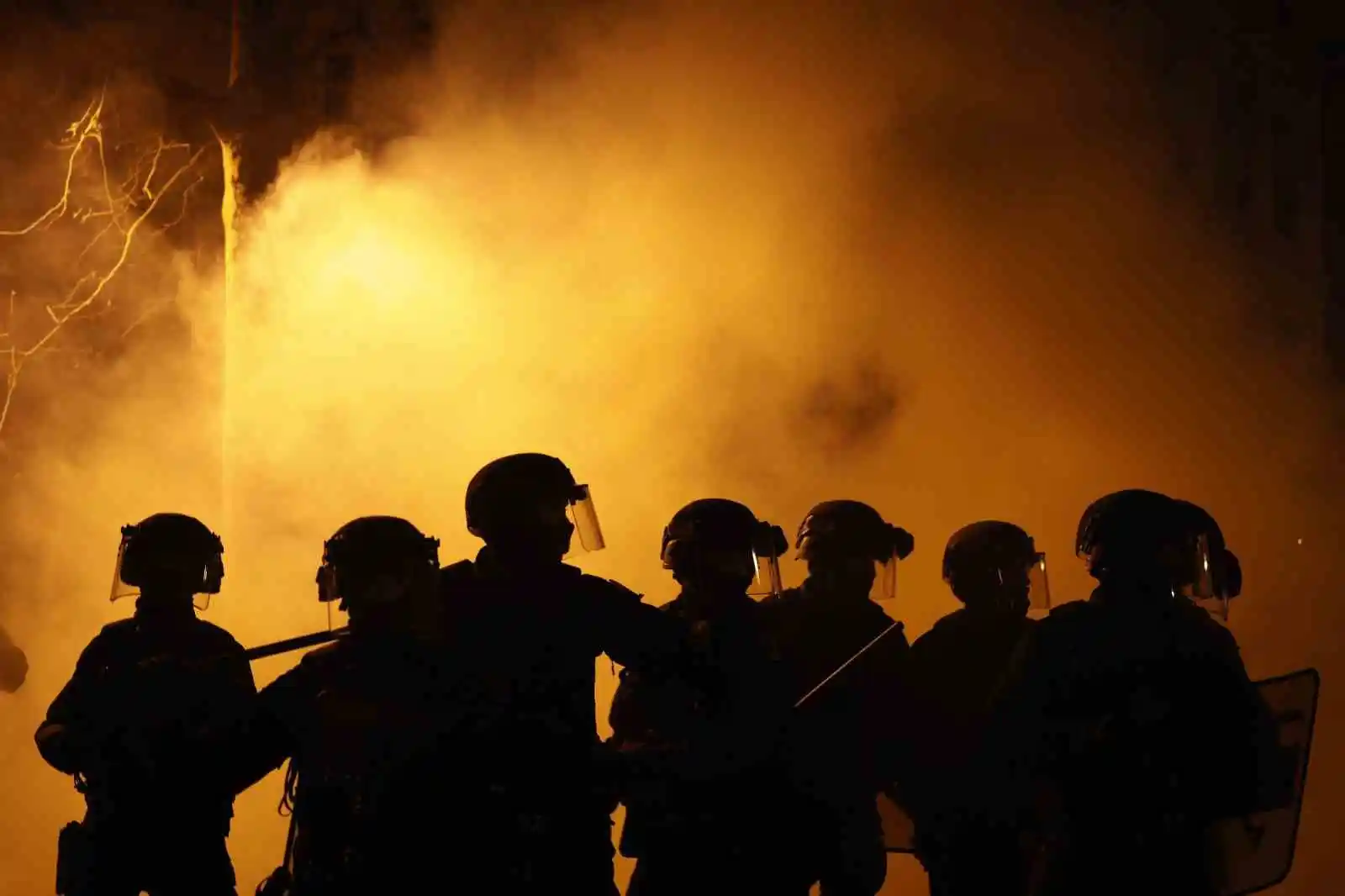 Fransa’da emeklilik reformu protestosuna gazlı müdahale: 30 gözaltı
