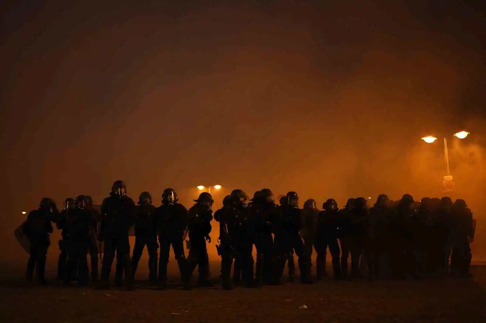 Fransa’da emeklilik reformu protestosuna gazlı müdahale: 30 gözaltı
