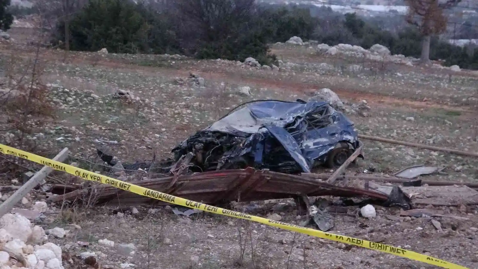 Freni patlayan sondaj kamyonu otomobile çarptı: 1 ölü, 1 ağır yaralı