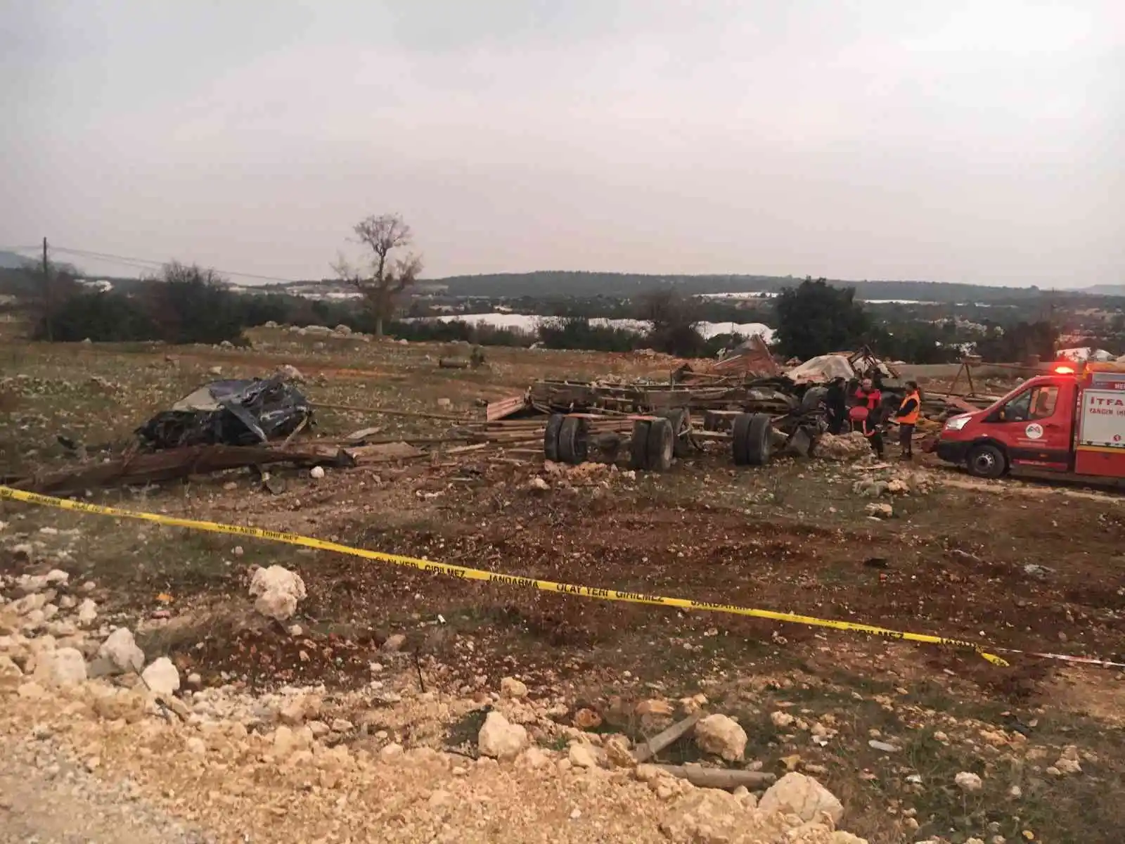 Freni patlayan sondaj kamyonu otomobile çarptı: 1 ölü, 1 ağır yaralı